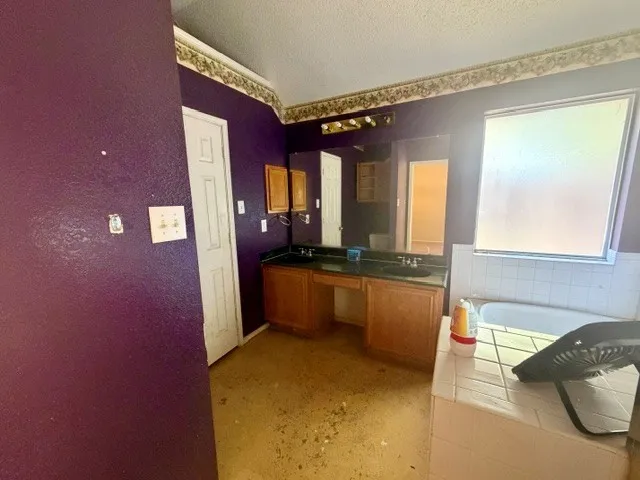 111 Craddock Glenn Heights, TX 75154