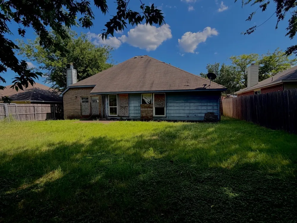 111 Craddock Glenn Heights, TX 75154