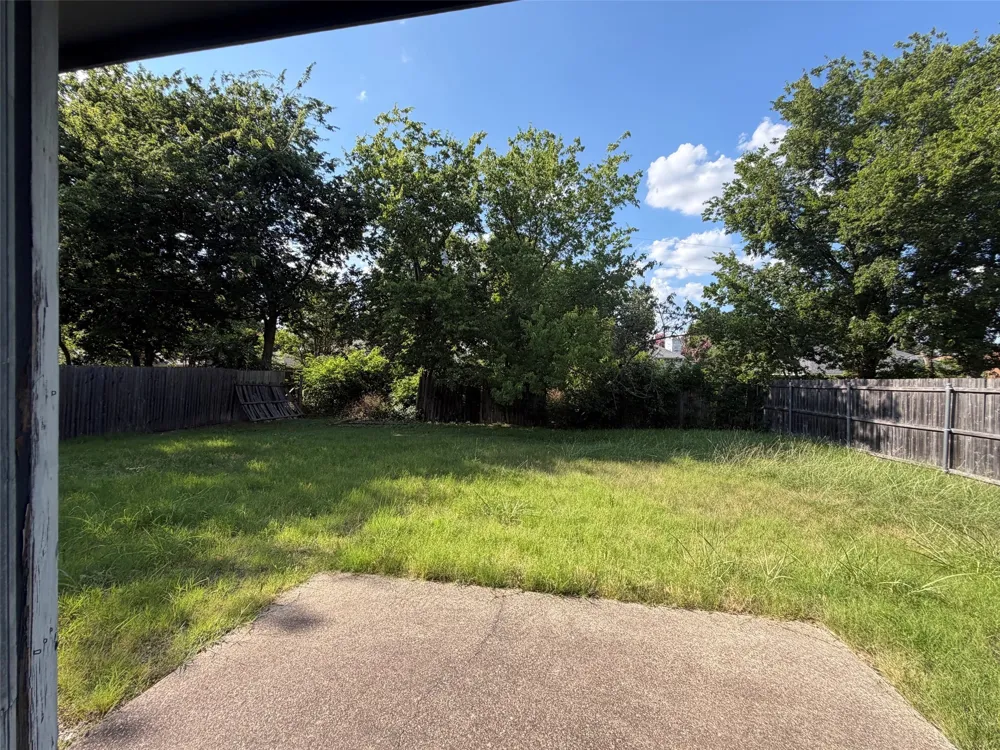 111 Craddock Glenn Heights, TX 75154