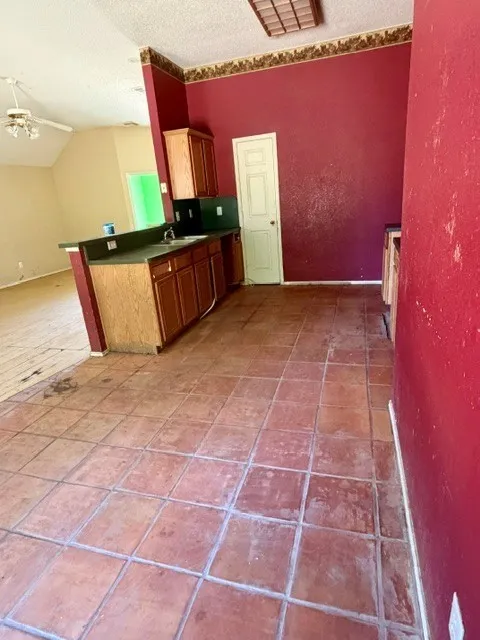 111 Craddock Glenn Heights, TX 75154