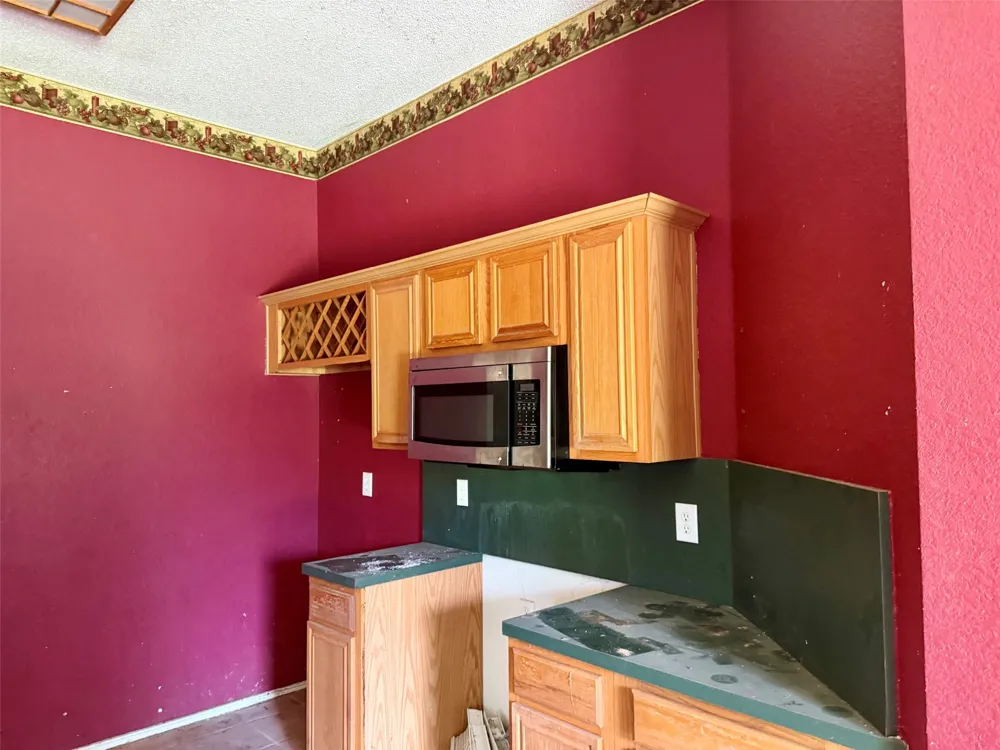 111 Craddock Glenn Heights, TX 75154