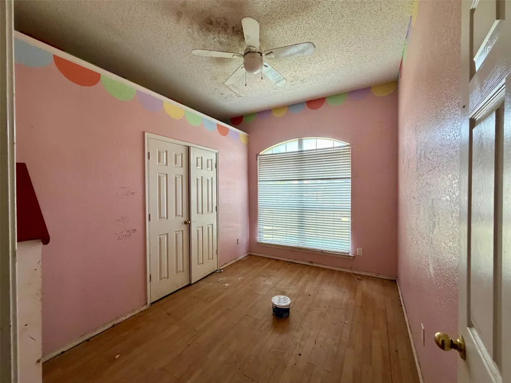 111 Craddock Glenn Heights, TX 75154
