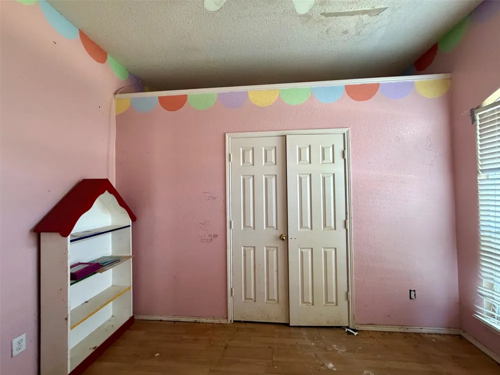 111 Craddock Glenn Heights, TX 75154