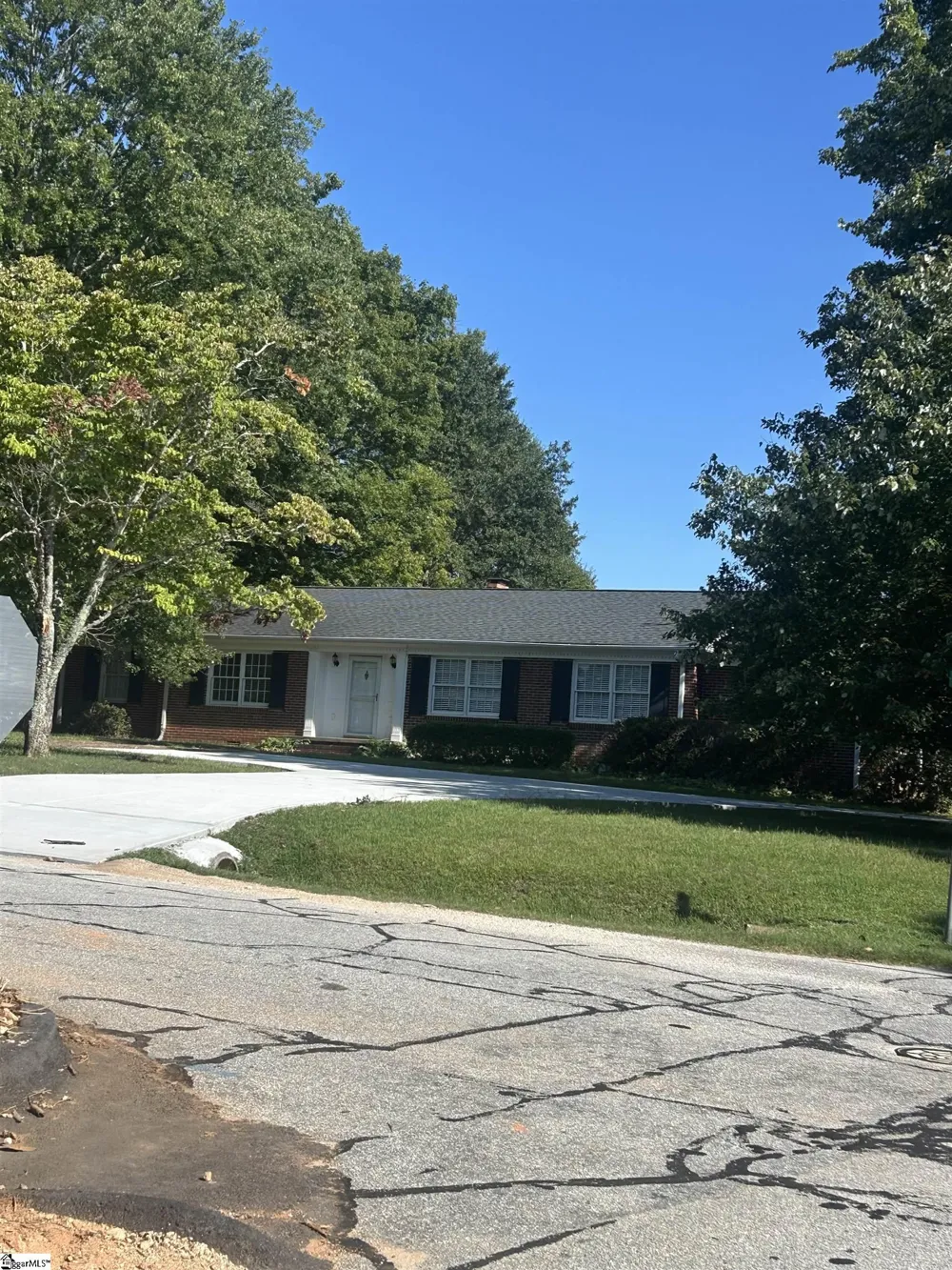 129 Sunset Drive Mauldin, SC 29662
