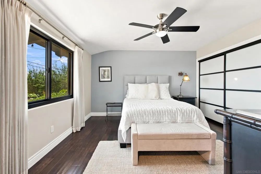 1044 Avenida Amantea La Jolla, CA 92037