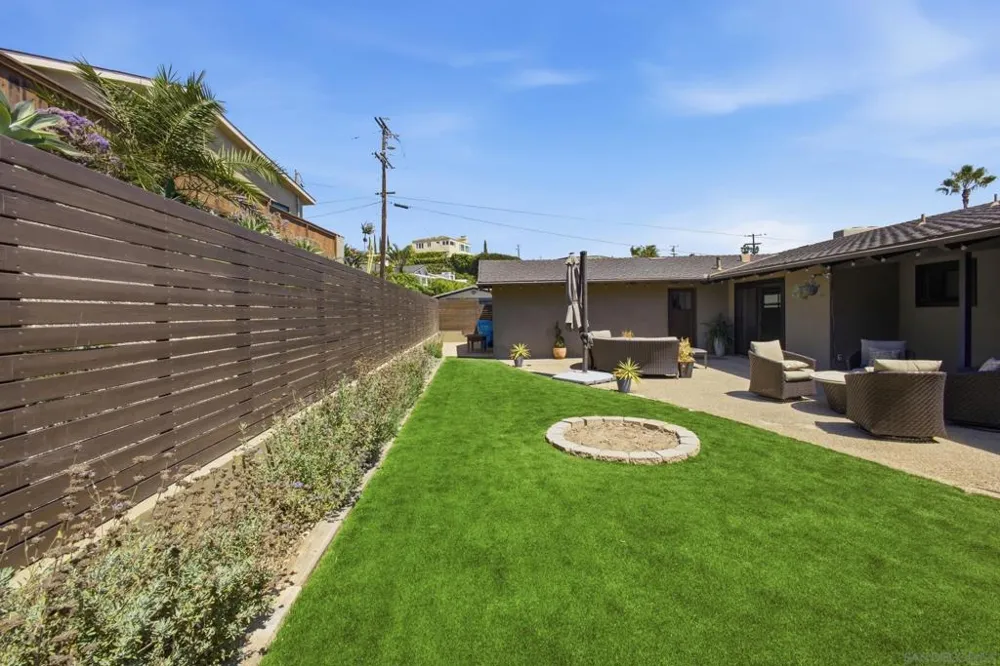 1044 Avenida Amantea La Jolla, CA 92037