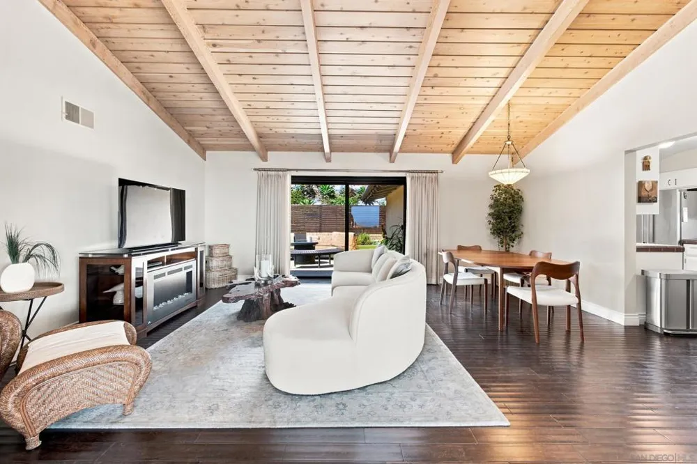 1044 Avenida Amantea La Jolla, CA 92037