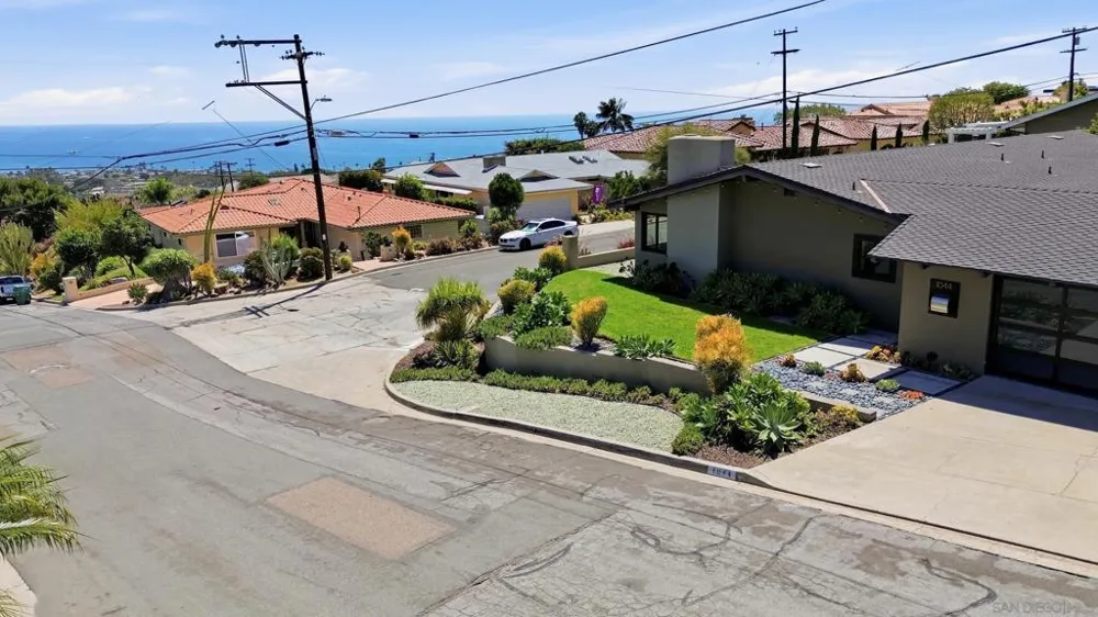 1044 Avenida Amantea La Jolla, CA 92037