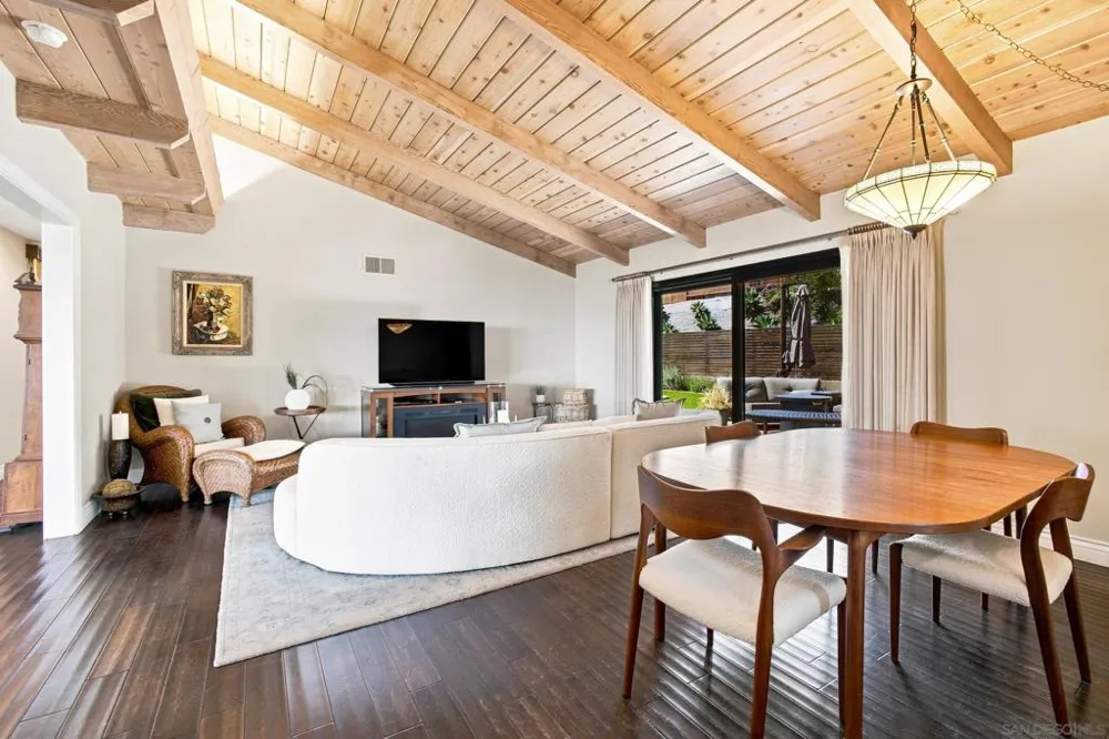 1044 Avenida Amantea La Jolla, CA 92037