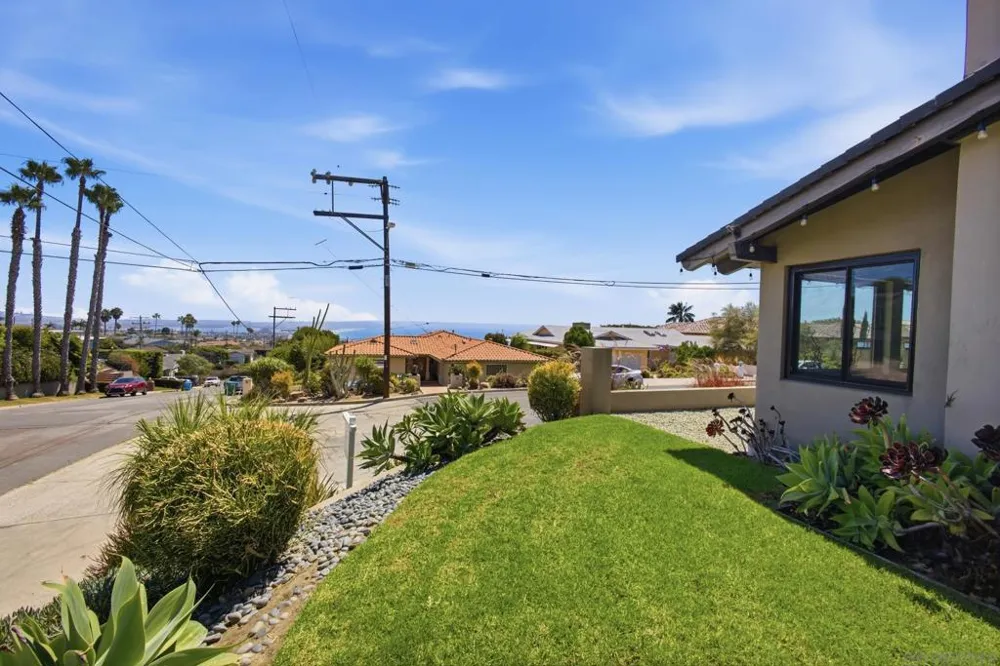 1044 Avenida Amantea La Jolla, CA 92037