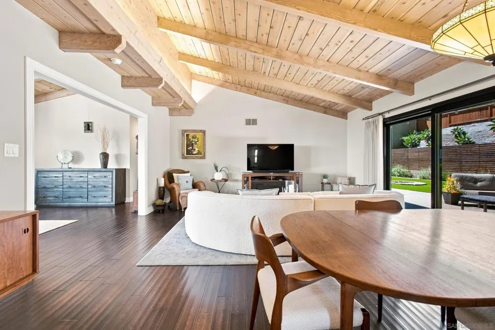 1044 Avenida Amantea La Jolla, CA 92037