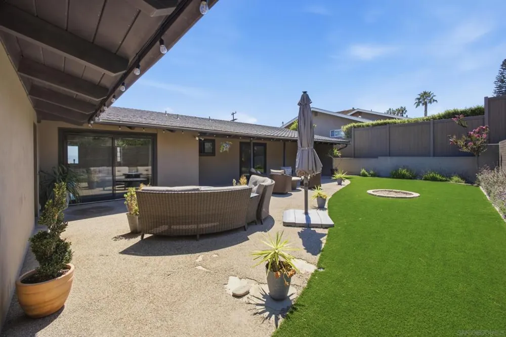 1044 Avenida Amantea La Jolla, CA 92037