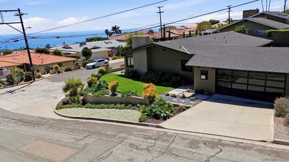 1044 Avenida Amantea La Jolla, CA 92037