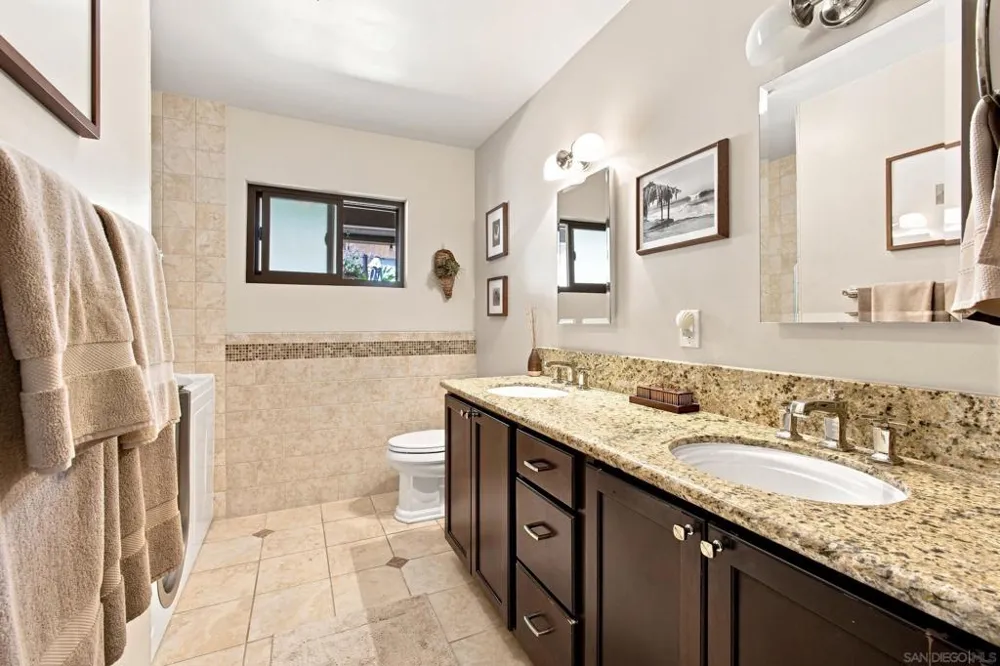 1044 Avenida Amantea La Jolla, CA 92037