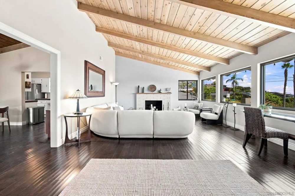 1044 Avenida Amantea La Jolla, CA 92037