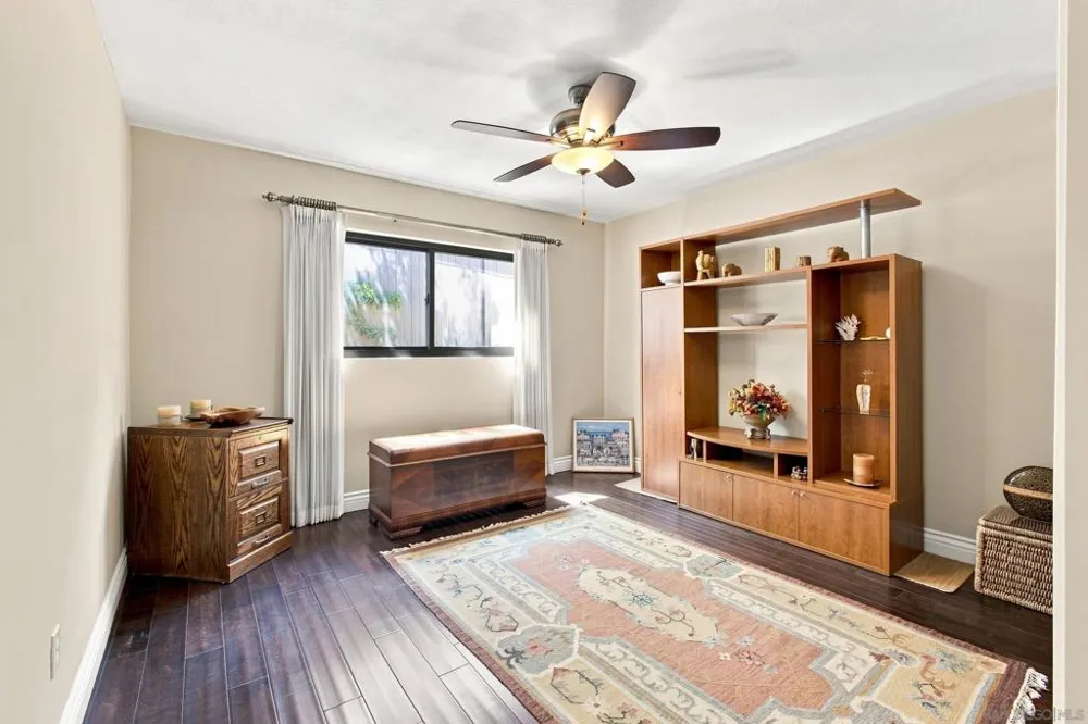 1044 Avenida Amantea La Jolla, CA 92037