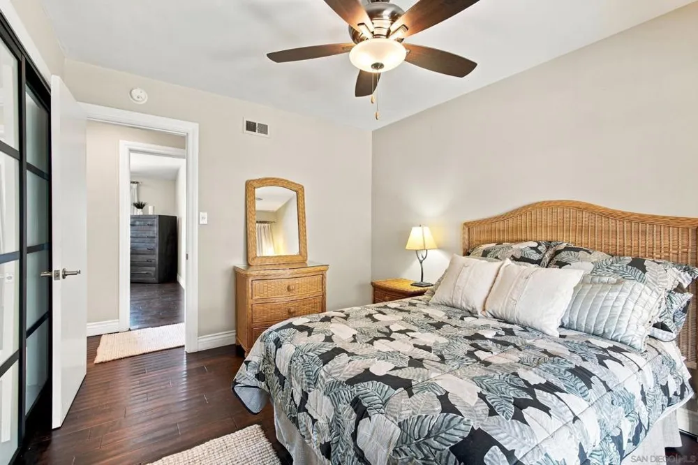 1044 Avenida Amantea La Jolla, CA 92037