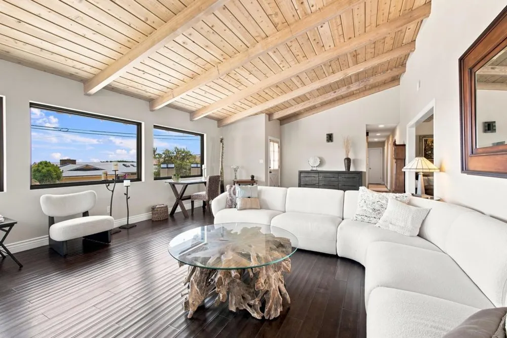 1044 Avenida Amantea La Jolla, CA 92037