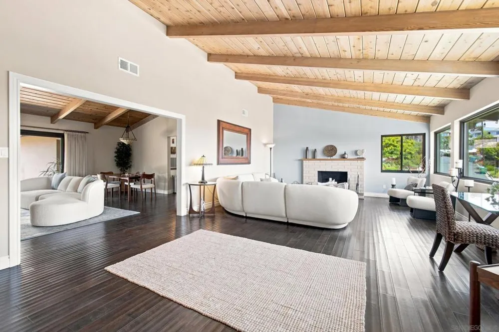 1044 Avenida Amantea La Jolla, CA 92037