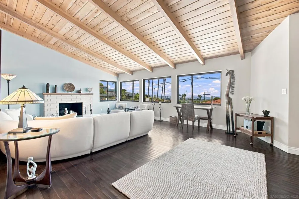 1044 Avenida Amantea La Jolla, CA 92037