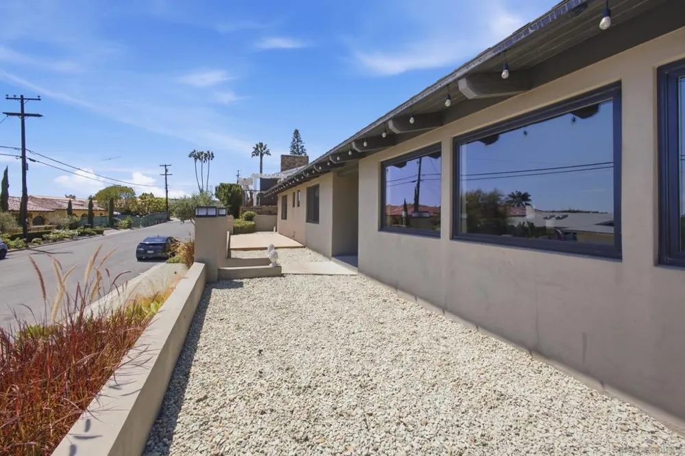 1044 Avenida Amantea La Jolla, CA 92037