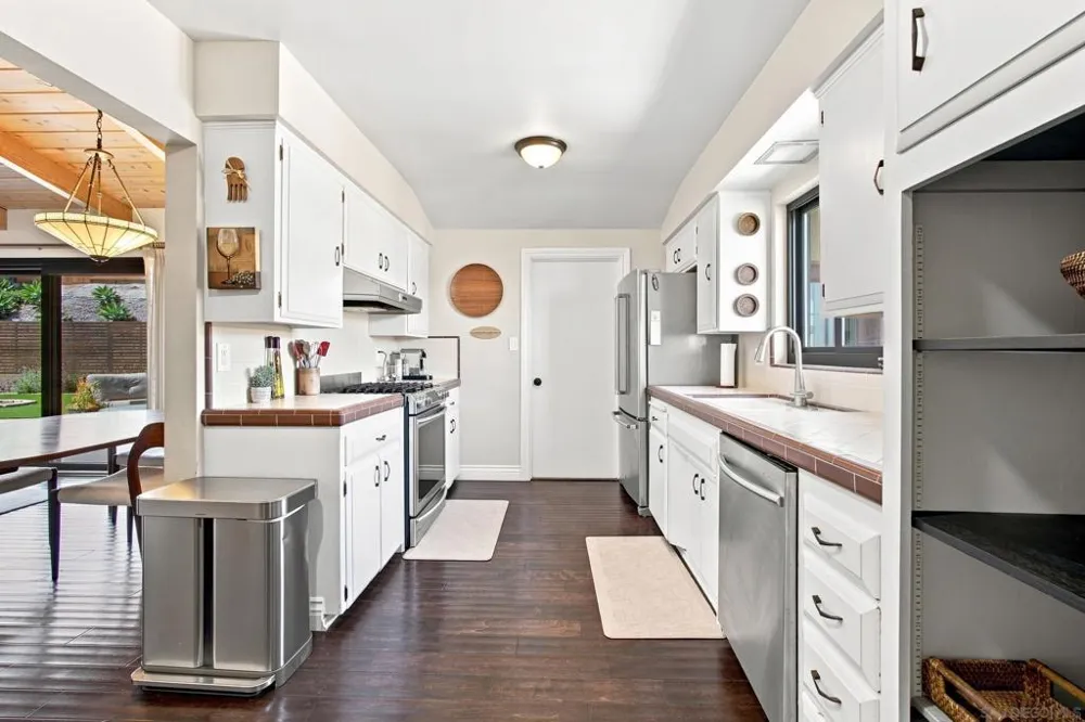 1044 Avenida Amantea La Jolla, CA 92037