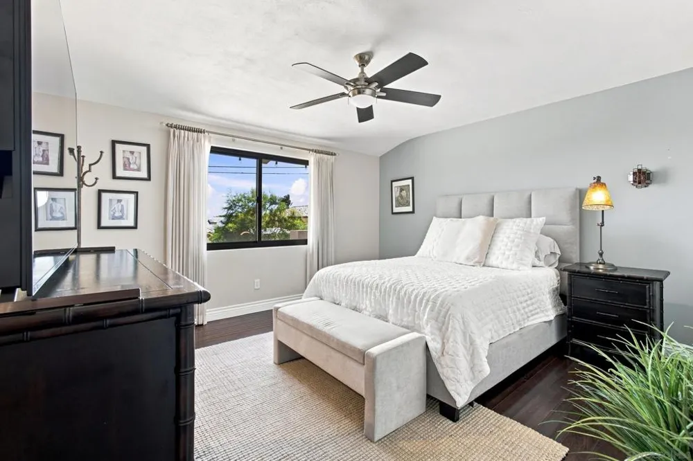 1044 Avenida Amantea La Jolla, CA 92037