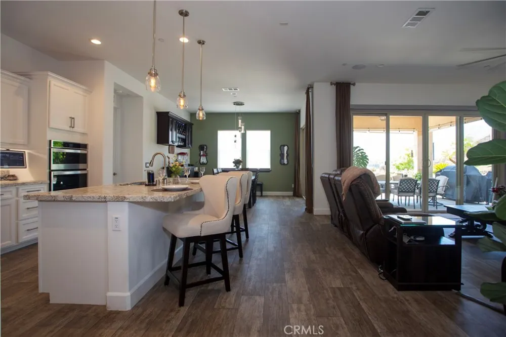 11511 Alton Corona, CA 92883