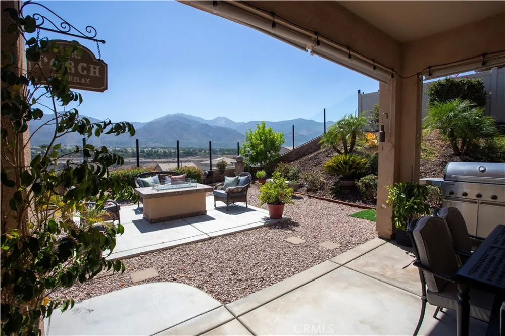 11511 Alton Corona, CA 92883