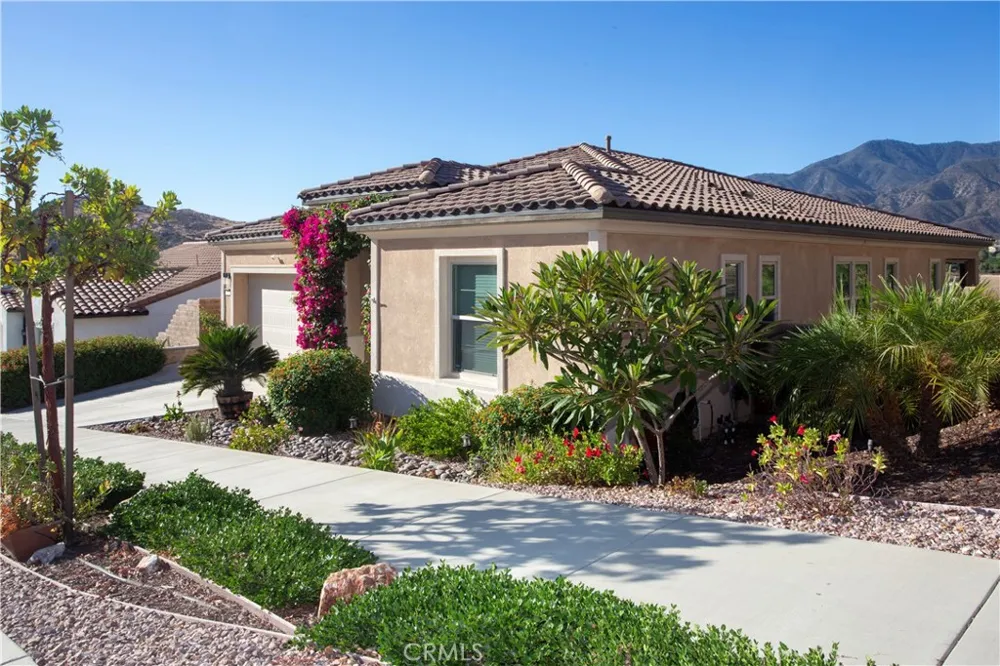 11511 Alton Corona, CA 92883