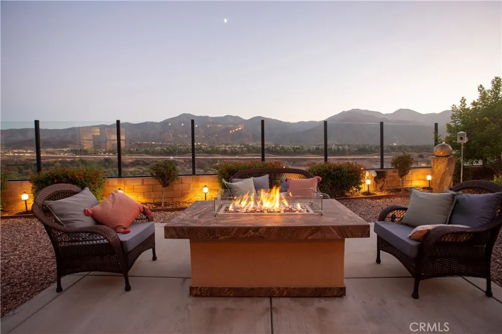 11511 Alton Corona, CA 92883