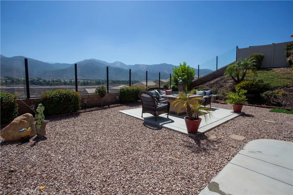 11511 Alton Corona, CA 92883