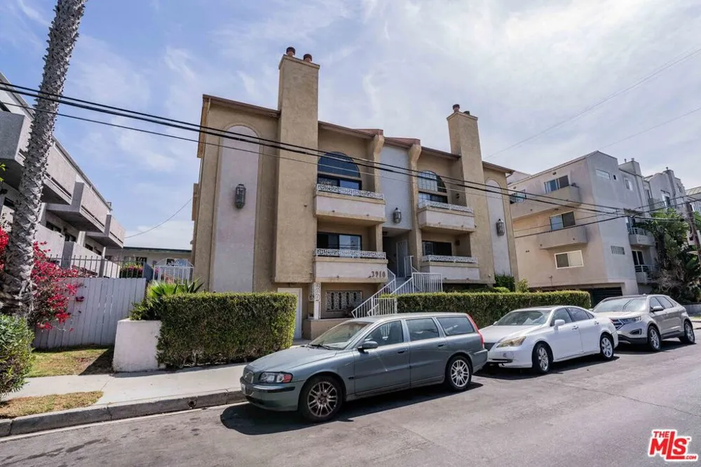 3910 Moore Street #201 Los Angeles, CA 90066