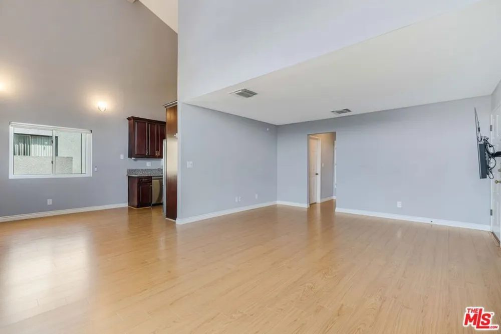 3910 Moore Street #201 Los Angeles, CA 90066