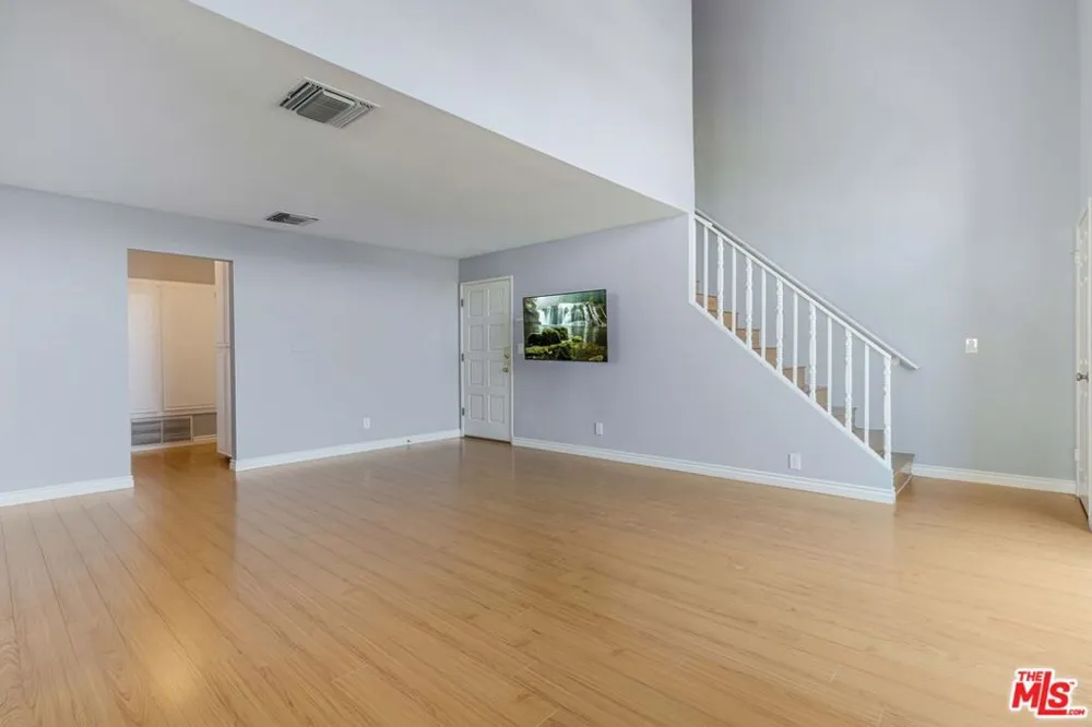 3910 Moore Street #201 Los Angeles, CA 90066