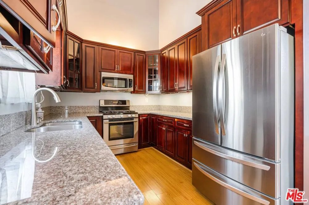 3910 Moore Street #201 Los Angeles, CA 90066