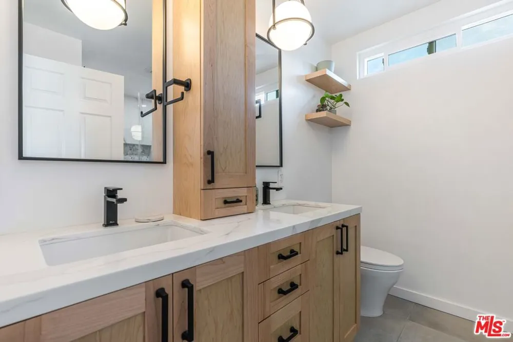 3910 Moore Street #201 Los Angeles, CA 90066