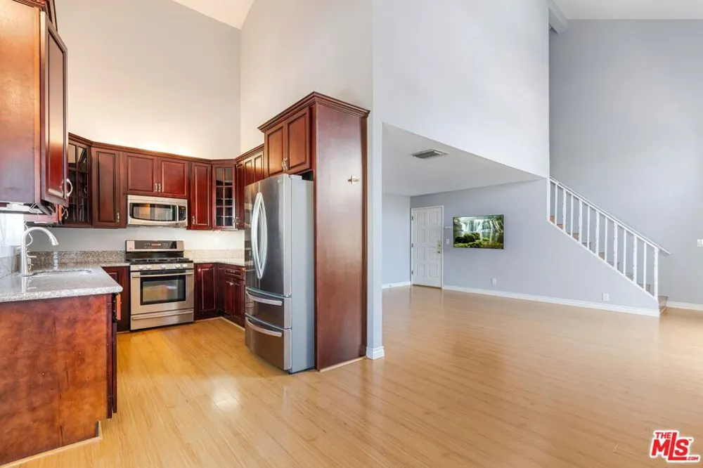 3910 Moore Street #201 Los Angeles, CA 90066