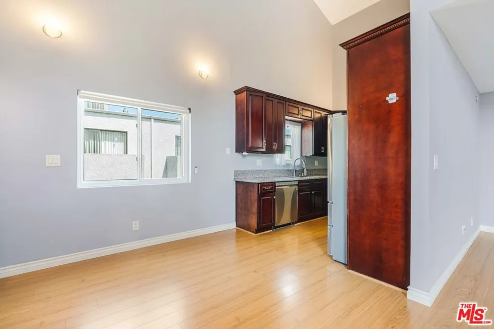 3910 Moore Street #201 Los Angeles, CA 90066