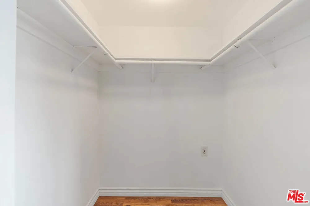 3910 Moore Street #201 Los Angeles, CA 90066