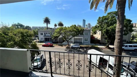 737 E 5th