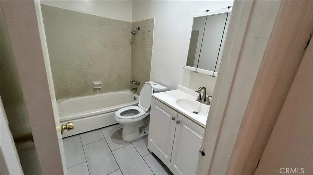 737 E 5th Long Beach, CA 90802