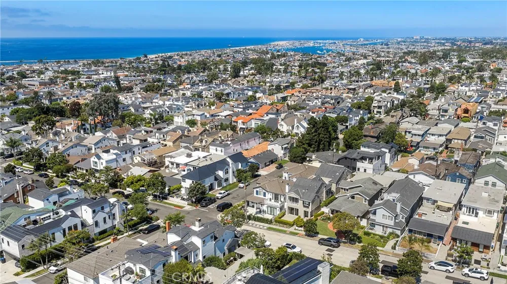 703 Poinsettia Avenue Corona del Mar, CA 92625