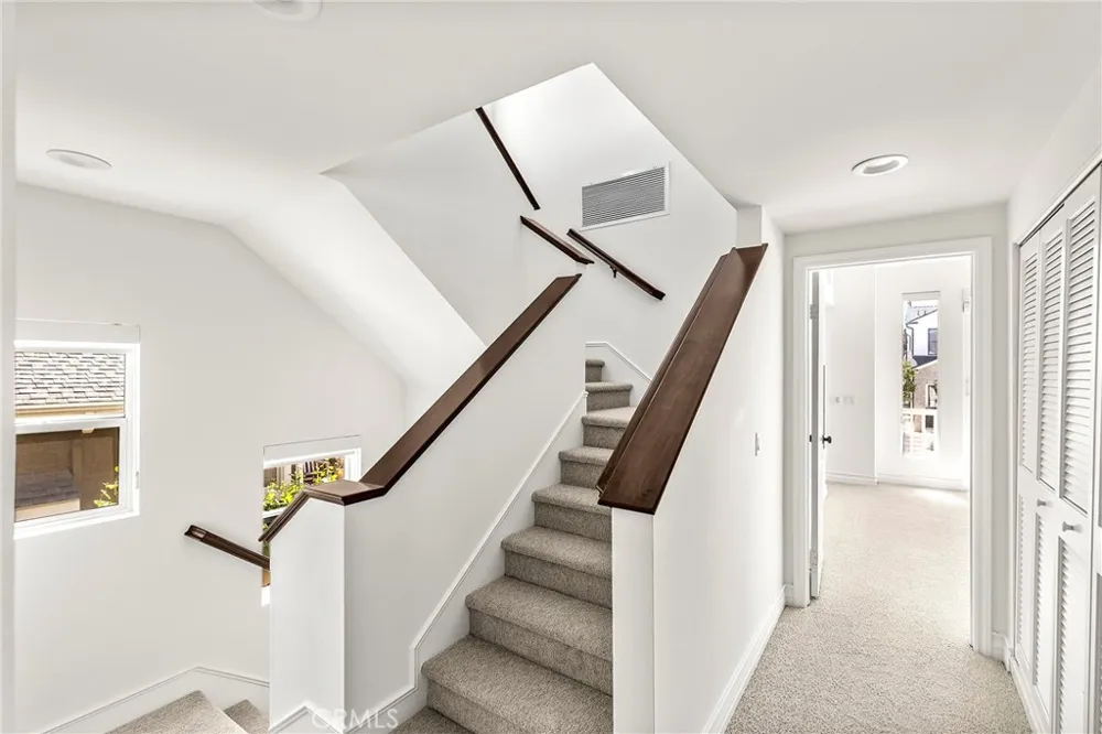 703 Poinsettia Avenue Corona del Mar, CA 92625