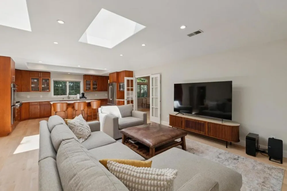 61 Lloyden Drive Atherton, CA 94027