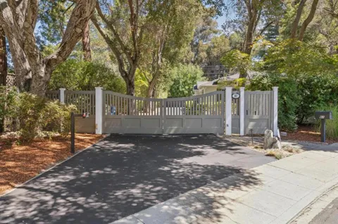 61 Lloyden Drive