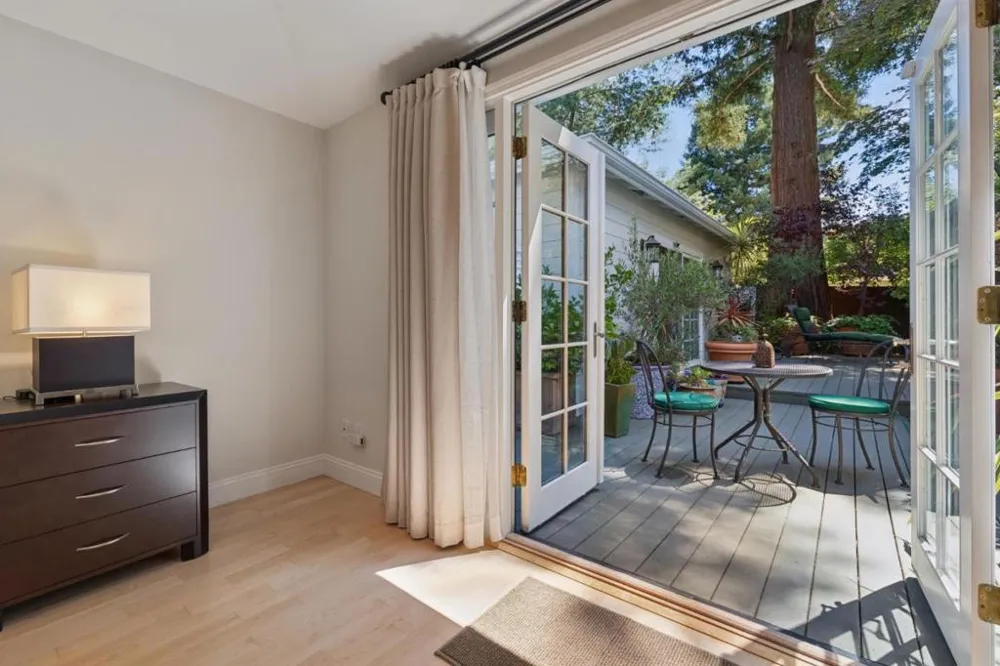 61 Lloyden Drive Atherton, CA 94027