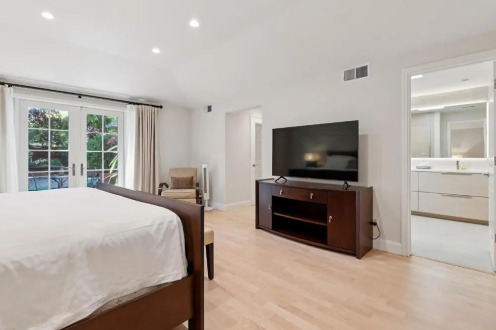 61 Lloyden Drive Atherton, CA 94027