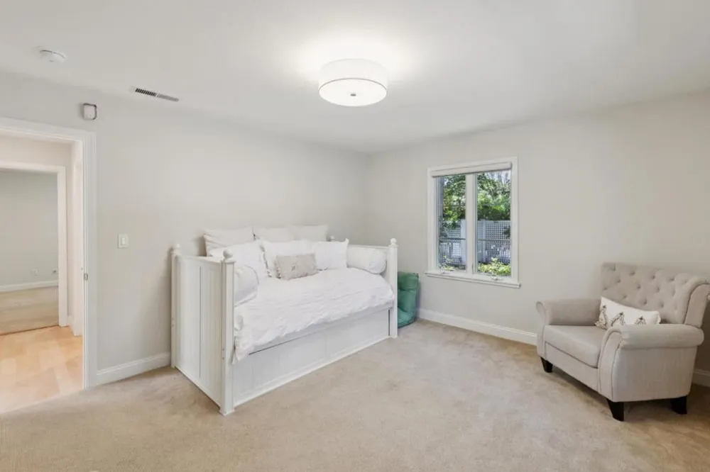 61 Lloyden Drive Atherton, CA 94027