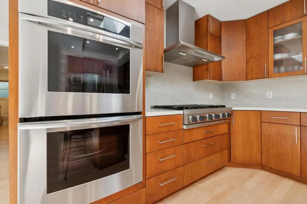 61 Lloyden Drive Atherton, CA 94027